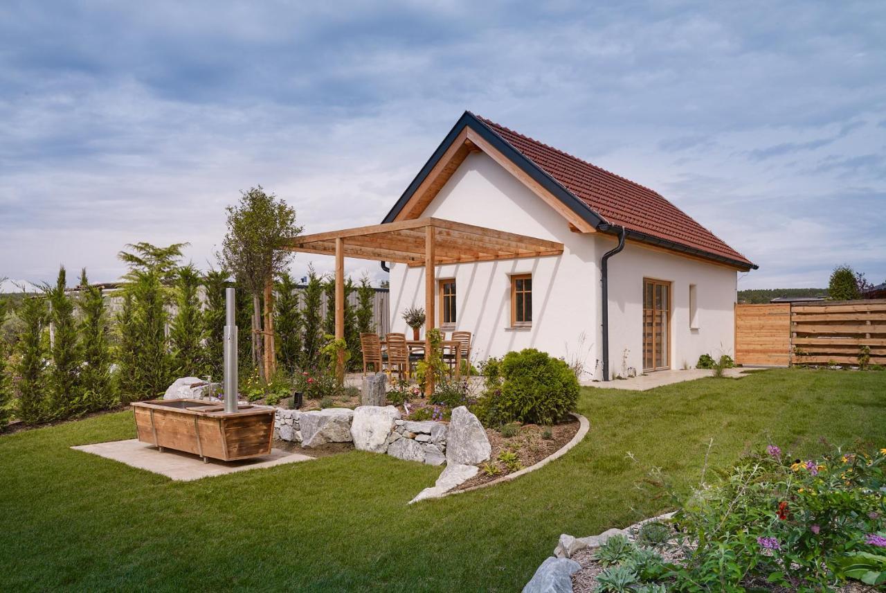 Kittenberger Chalets Am Gartensee Schiltern bei Langenlois Dış mekan fotoğraf